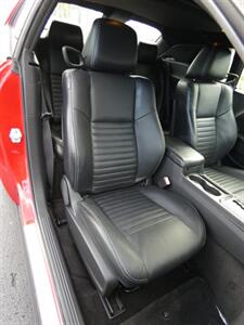 2011 Dodge Challenger SE - Photo 44 - Naples, FL 34104