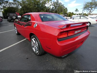 2011 Dodge Challenger SE - Photo 9 - Naples, FL 34104