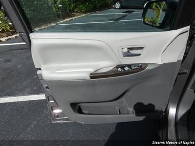 2017 Toyota Sienna XLE  Wheelchair Accessible - Photo 41 - Naples, FL 34104