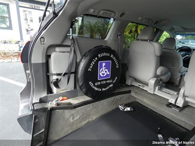 2017 Toyota Sienna XLE  Wheelchair Accessible - Photo 15 - Naples, FL 34104