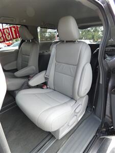 2017 Toyota Sienna XLE  Wheelchair Accessible - Photo 42 - Naples, FL 34104
