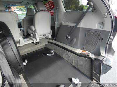2017 Toyota Sienna XLE  Wheelchair Accessible - Photo 16 - Naples, FL 34104