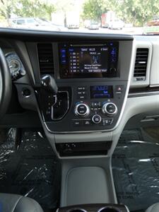 2017 Toyota Sienna XLE  Wheelchair Accessible - Photo 32 - Naples, FL 34104