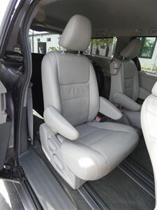 2017 Toyota Sienna XLE  Wheelchair Accessible - Photo 52 - Naples, FL 34104