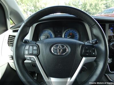 2017 Toyota Sienna XLE  Wheelchair Accessible - Photo 25 - Naples, FL 34104