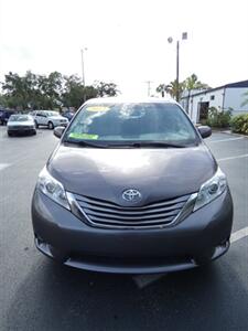 2017 Toyota Sienna XLE  Wheelchair Accessible - Photo 5 - Naples, FL 34104