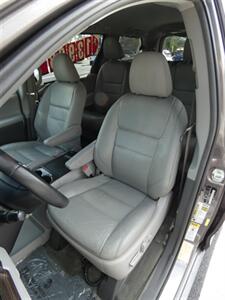 2017 Toyota Sienna XLE  Wheelchair Accessible - Photo 39 - Naples, FL 34104