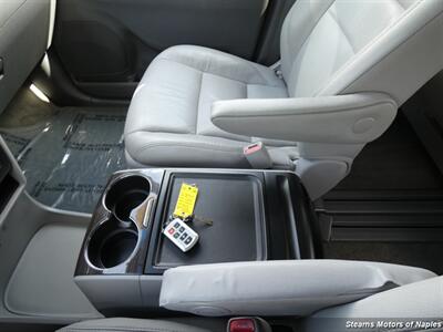 2017 Toyota Sienna XLE  Wheelchair Accessible - Photo 33 - Naples, FL 34104