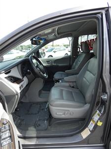 2017 Toyota Sienna XLE  Wheelchair Accessible - Photo 40 - Naples, FL 34104