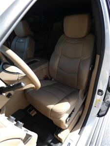 2018 Cadillac Escalade ESV Platinum   - Photo 41 - Naples, FL 34104