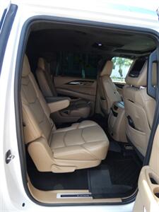 2018 Cadillac Escalade ESV Platinum   - Photo 60 - Naples, FL 34104