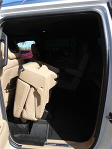 2018 Cadillac Escalade ESV Platinum   - Photo 51 - Naples, FL 34104