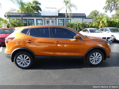 2021 Nissan Rogue Sport   - Photo 2 - Naples, FL 34104