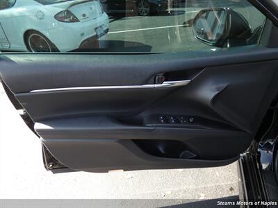 2019 Toyota Camry SE - Photo 42 - Naples, FL 34104