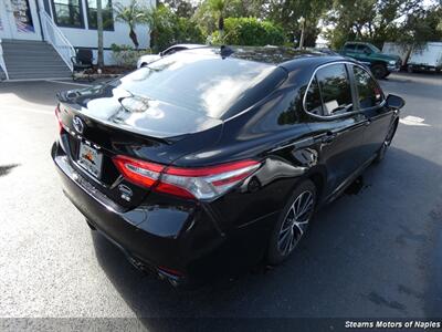 2019 Toyota Camry SE - Photo 11 - Naples, FL 34104