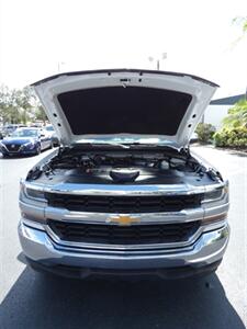 2018 Chevrolet Silverado 1500 LT   - Photo 6 - Naples, FL 34104