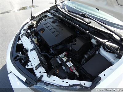 2019 Toyota Corolla SE   - Photo 8 - Naples, FL 34104