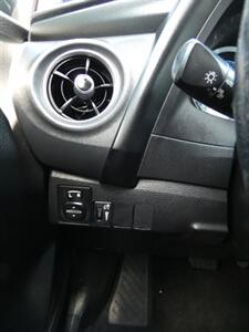 2019 Toyota Corolla SE   - Photo 21 - Naples, FL 34104