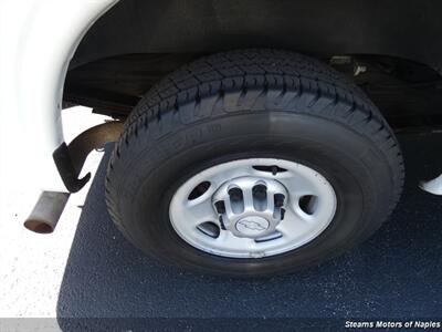2015 Chevrolet Express 2500 - Photo 17 - Naples, FL 34104