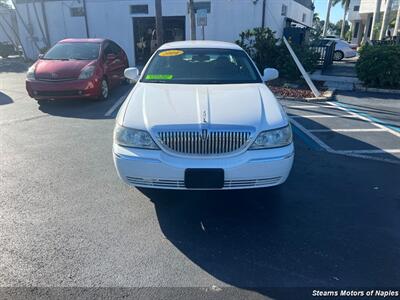 2004 Lincoln Town Car Signature - Photo 3 - Naples, FL 34104