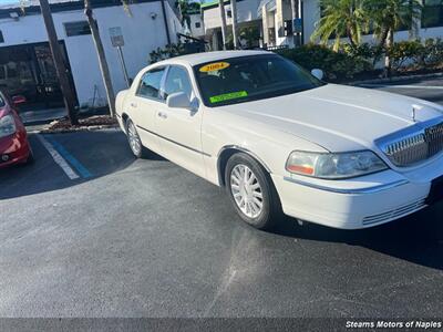 2004 Lincoln Town Car Signature - Photo 2 - Naples, FL 34104