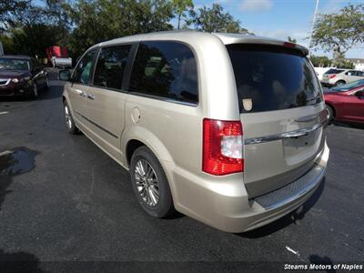 2014 Chrysler Town & Country Touring-L - Photo 3 - Naples, FL 34104