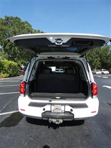 2015 Nissan Armada Platinum - Photo 14 - Naples, FL 34104