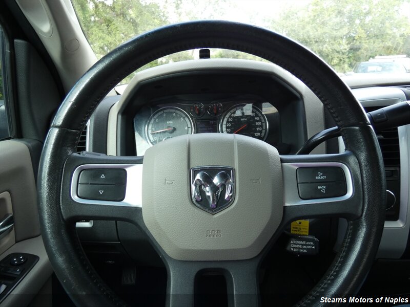 2009 Dodge Ram SLT photo 18