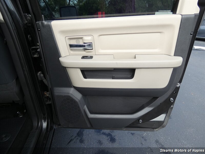 2009 Dodge Ram SLT photo 35
