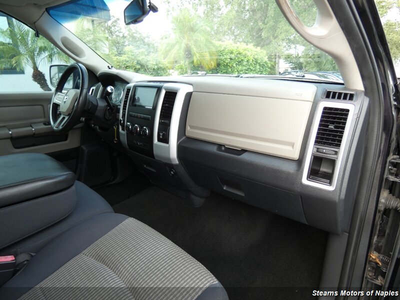 2009 Dodge Ram SLT photo 31
