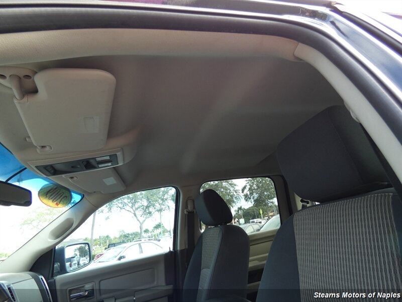 2009 Dodge Ram SLT photo 26