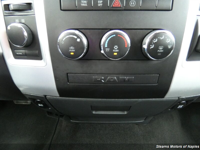 2009 Dodge Ram SLT photo 21
