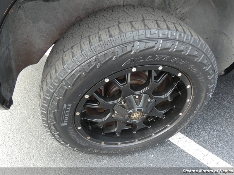 2009 Dodge Ram SLT photo 12