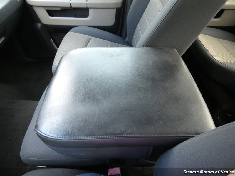 2009 Dodge Ram SLT photo 23