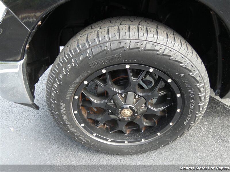 2009 Dodge Ram SLT photo 14