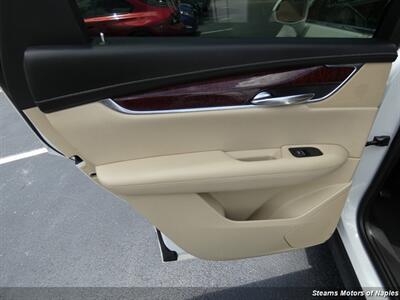 2017 Cadillac XT5 Luxury   - Photo 44 - Naples, FL 34104