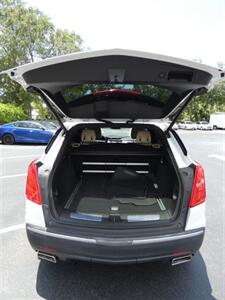 2017 Cadillac XT5 Luxury   - Photo 13 - Naples, FL 34104