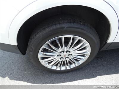 2017 Cadillac XT5 Luxury   - Photo 16 - Naples, FL 34104