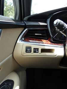 2017 Cadillac XT5 Luxury   - Photo 22 - Naples, FL 34104