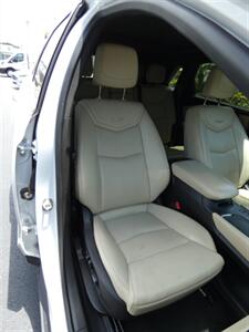 2017 Cadillac XT5 Luxury   - Photo 47 - Naples, FL 34104