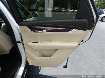 2017 Cadillac XT5 Luxury   - Photo 53 - Naples, FL 34104