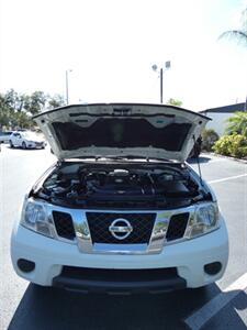 2016 Nissan Frontier SV   - Photo 6 - Naples, FL 34104