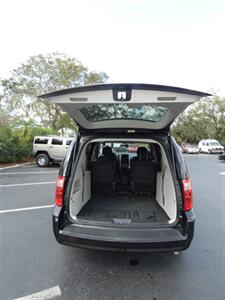 2010 Dodge Grand Caravan SE   - Photo 12 - Naples, FL 34104