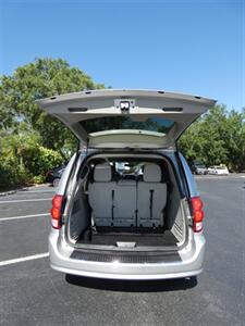 2011 Dodge Grand Caravan Mainstreet - Photo 13 - Naples, FL 34104