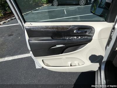 2011 Dodge Grand Caravan Mainstreet - Photo 38 - Naples, FL 34104