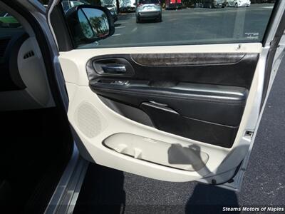 2011 Dodge Grand Caravan Mainstreet - Photo 48 - Naples, FL 34104