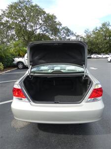 2006 Toyota Camry LE - Photo 14 - Naples, FL 34104