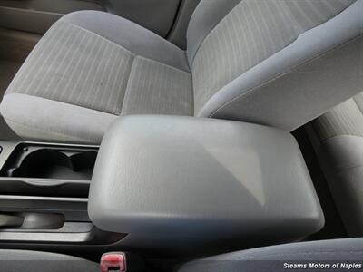 2006 Toyota Camry LE - Photo 32 - Naples, FL 34104