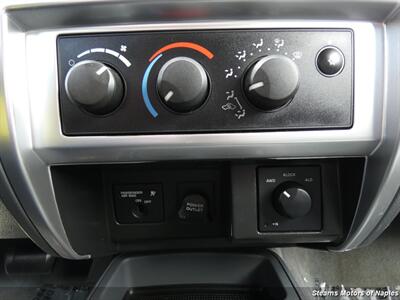 2005 Dodge Dakota Laramie   - Photo 29 - Naples, FL 34104