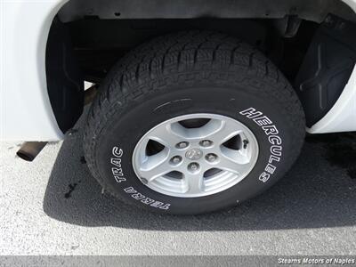 2005 Dodge Dakota Laramie   - Photo 17 - Naples, FL 34104